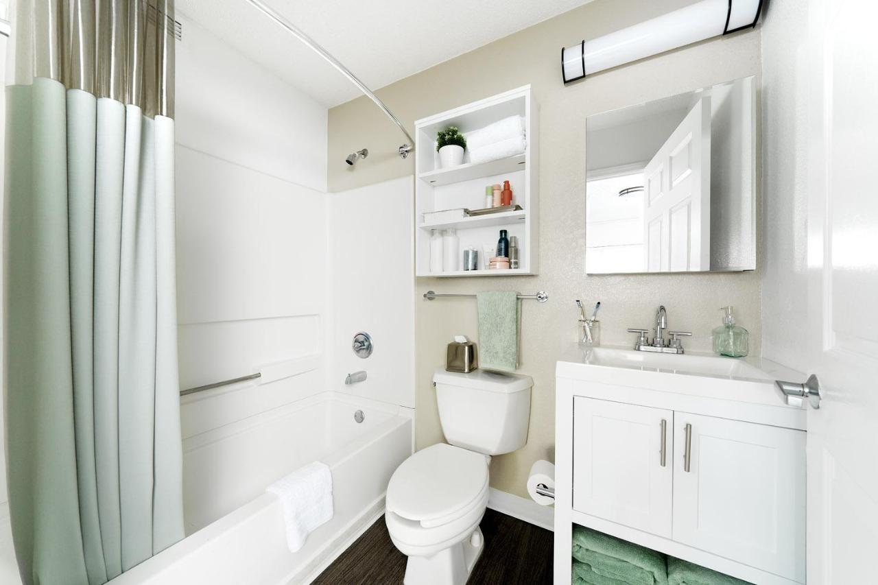 Intown Suites Extended Stay Arlington - Central Экстерьер фото